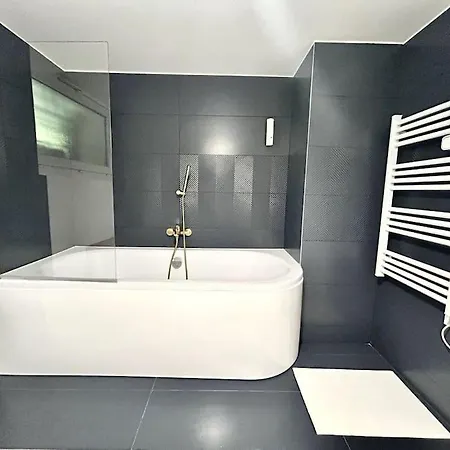 Independant, Confort Avec Terrasse Apartment *